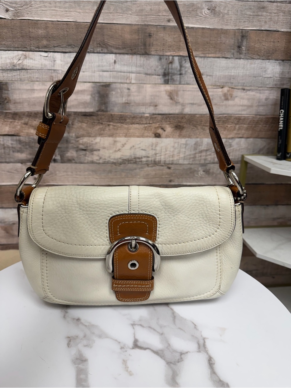 Coach Vintage Y2K Ivory Pebbled Leather SoHo Buckle Front